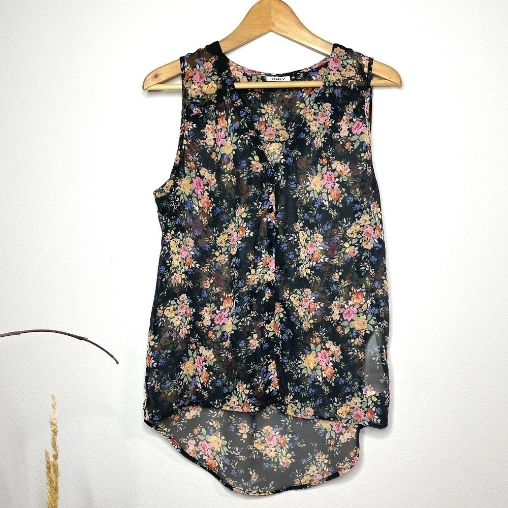 ONLY Sheer Floral Sleeveless Button Up Blouse